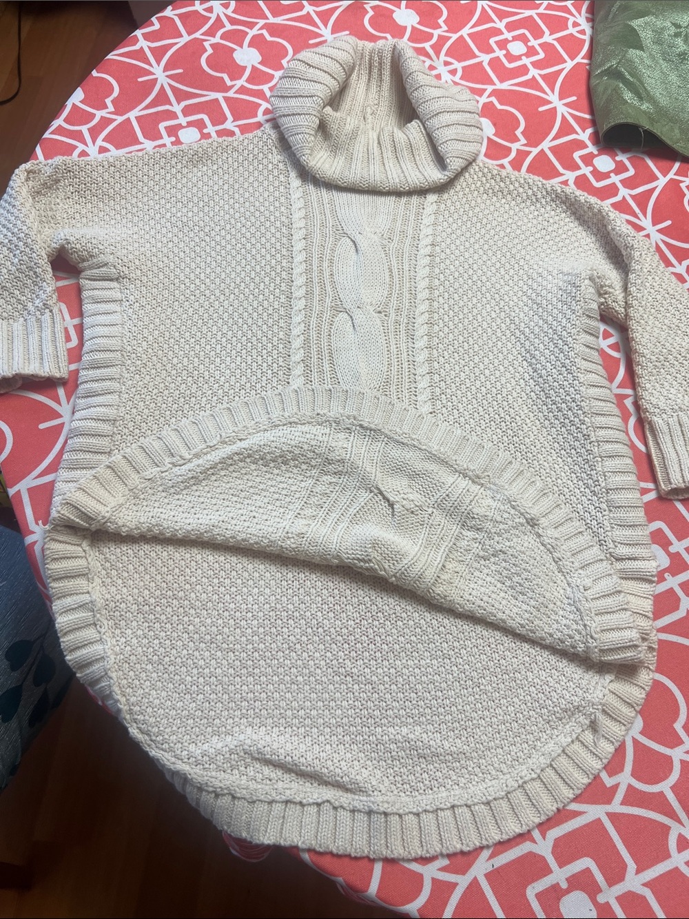 Express xs Turtleneck Cable-Knit Sweater - Cream